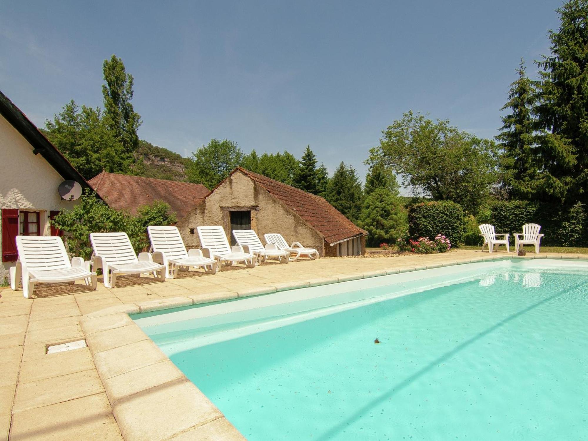 Appealing Apartment In Vezac With Swimming Pool Beynac-et-Cazenac Exterior photo